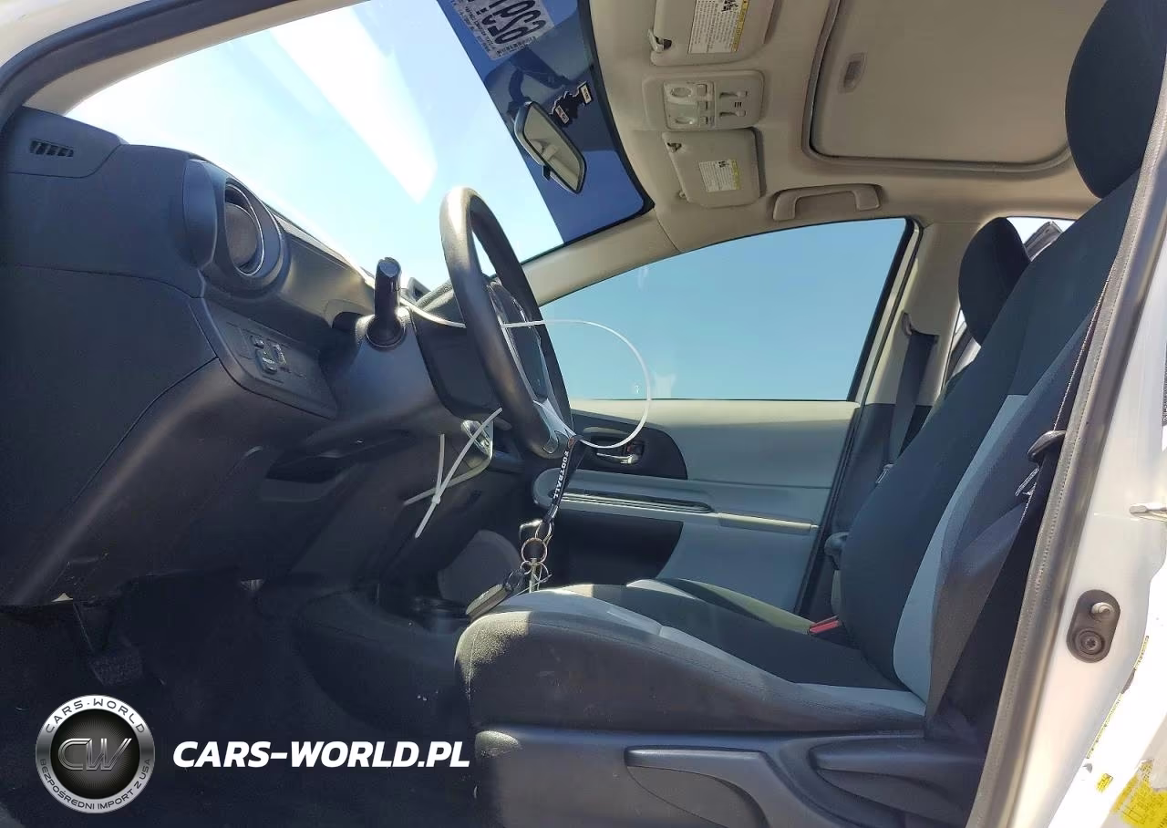2012 Toyota Prius C Three VIN:JTDKDTB34C1021843 - 7