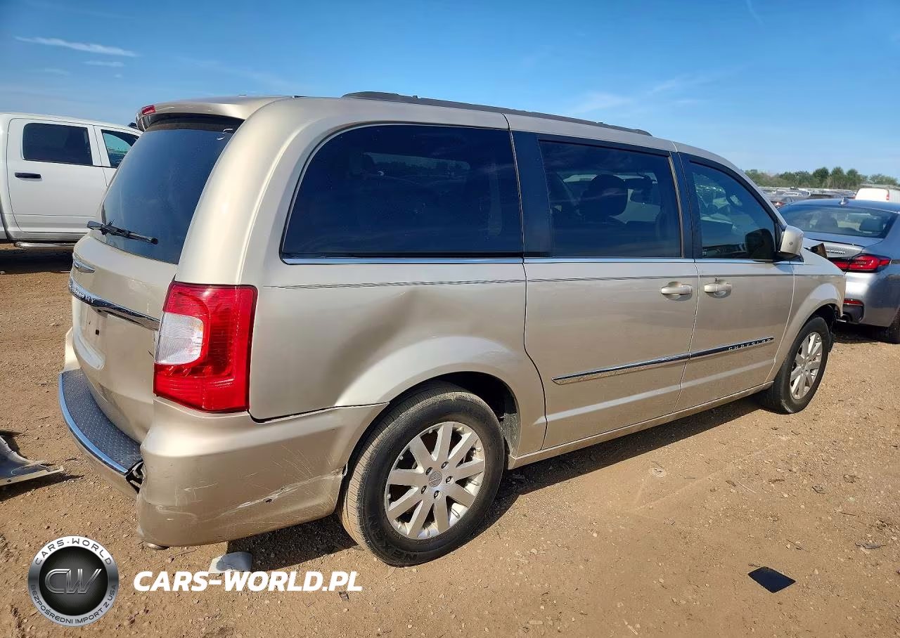 2015 Chrysler Town & Country Touring VIN:2C4RC1BG8FR577033 - 3