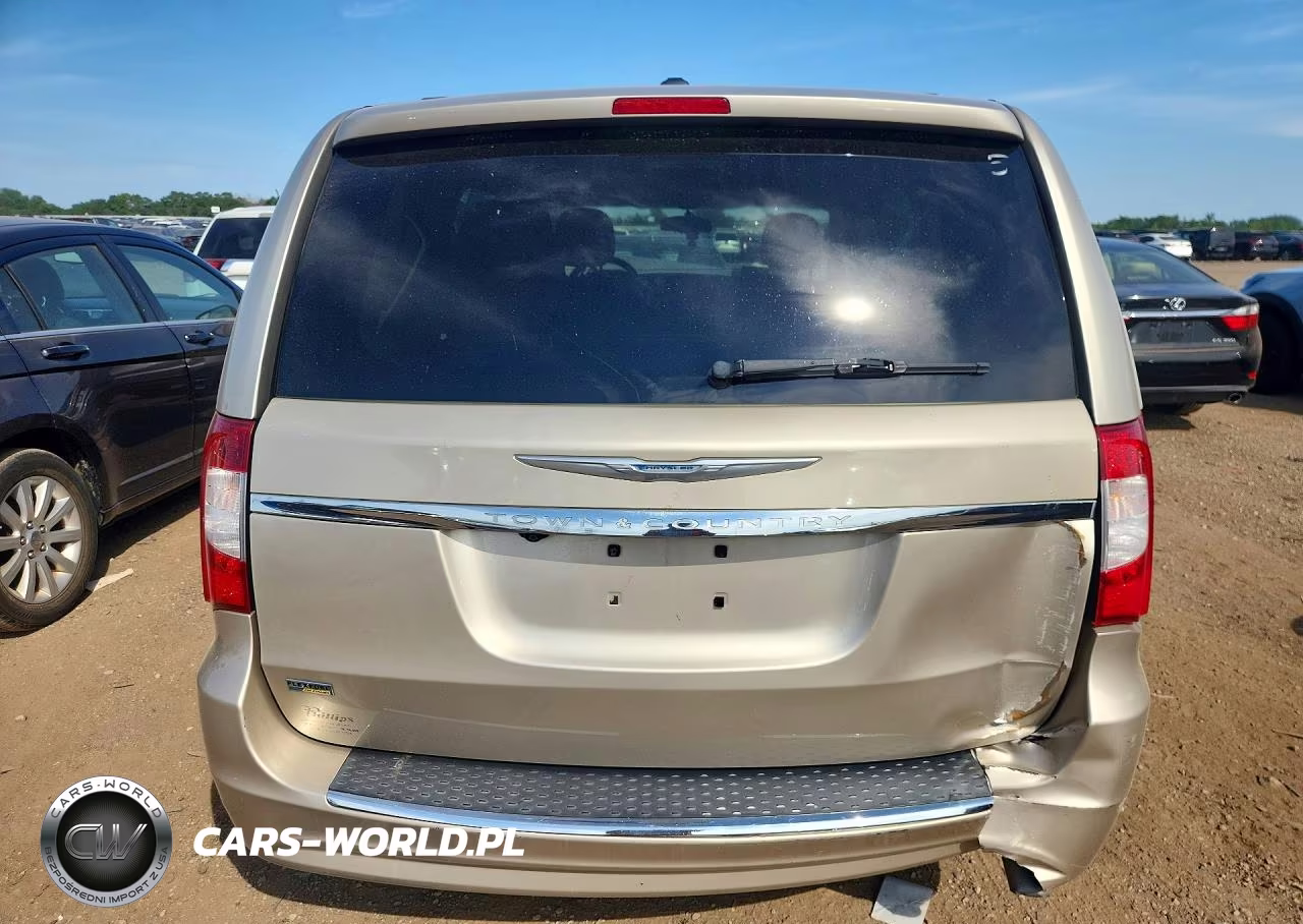 2015 Chrysler Town & Country Touring VIN:2C4RC1BG8FR577033 - 6
