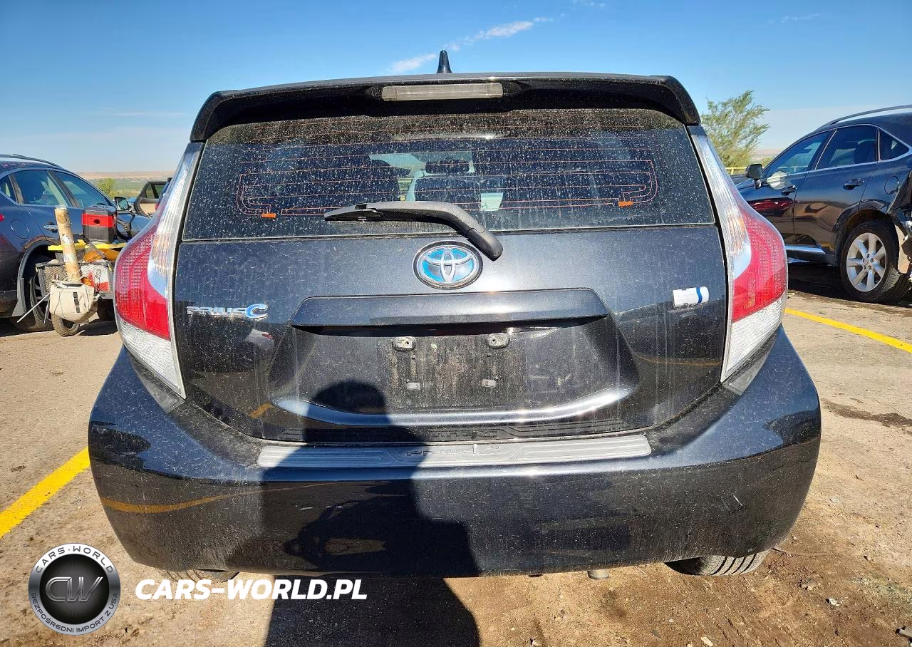2015 Toyota Prius C Three VIN:JTDKDTB37F1108625 - 6