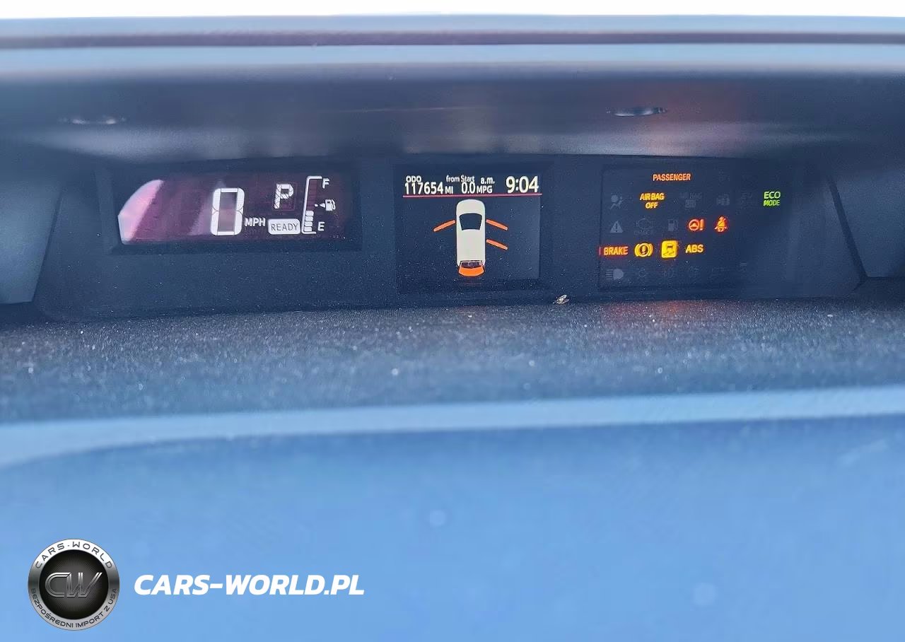 2015 Toyota Prius C Three VIN:JTDKDTB37F1108625 - 9