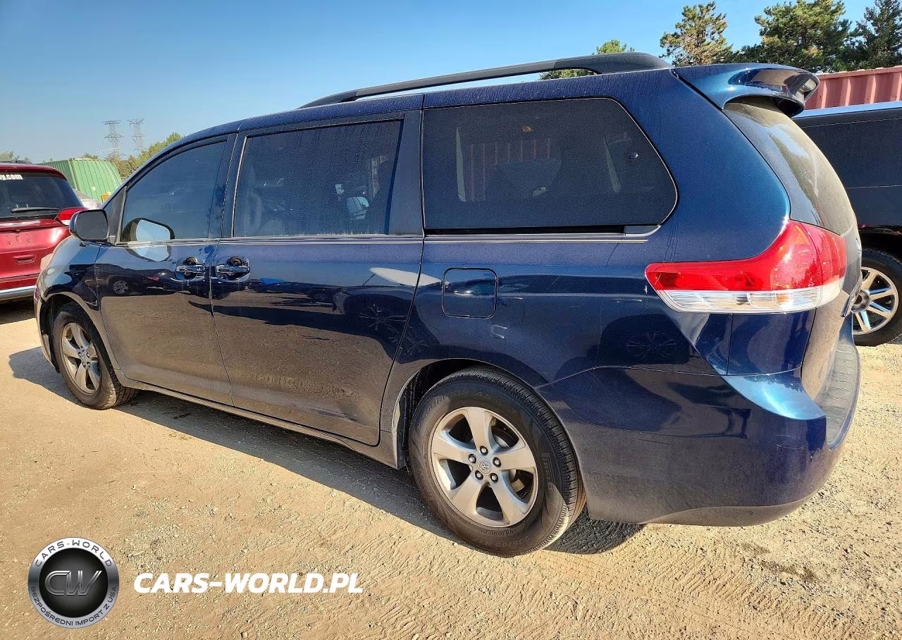 2011 Toyota Sienna Le VIN:5TDKK3DC5BS045654 - 2
