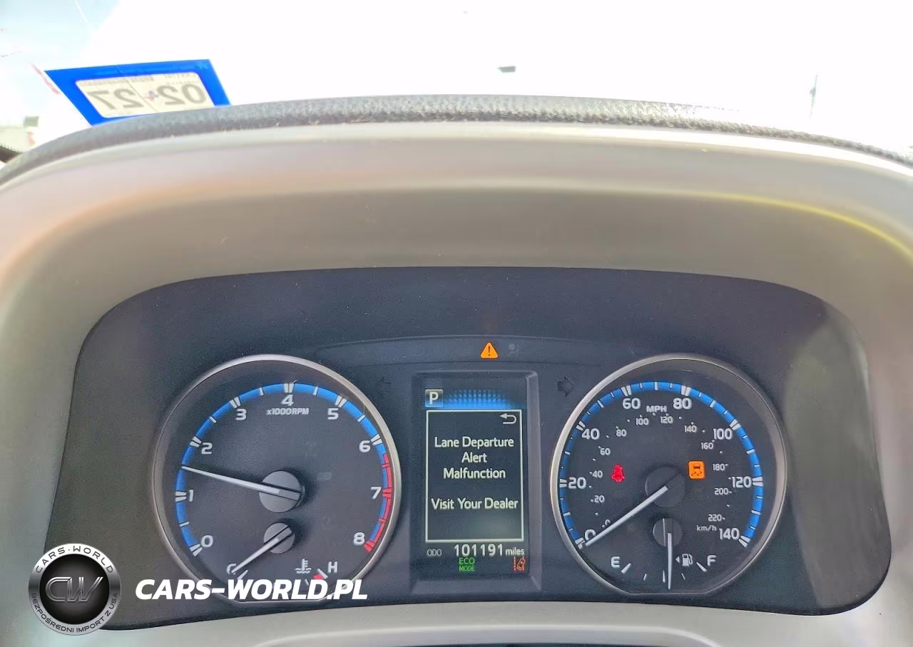 2018 Toyota Rav4 Xle VIN:2T3WFREV0JW411946 - 9