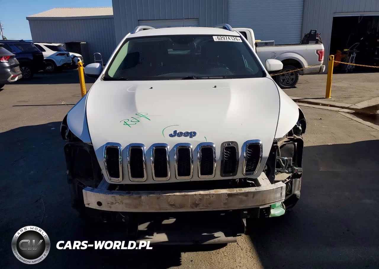 2016 Jeep Cherokee Latitude VIN:1C4PJLCB3GW258420 - 5