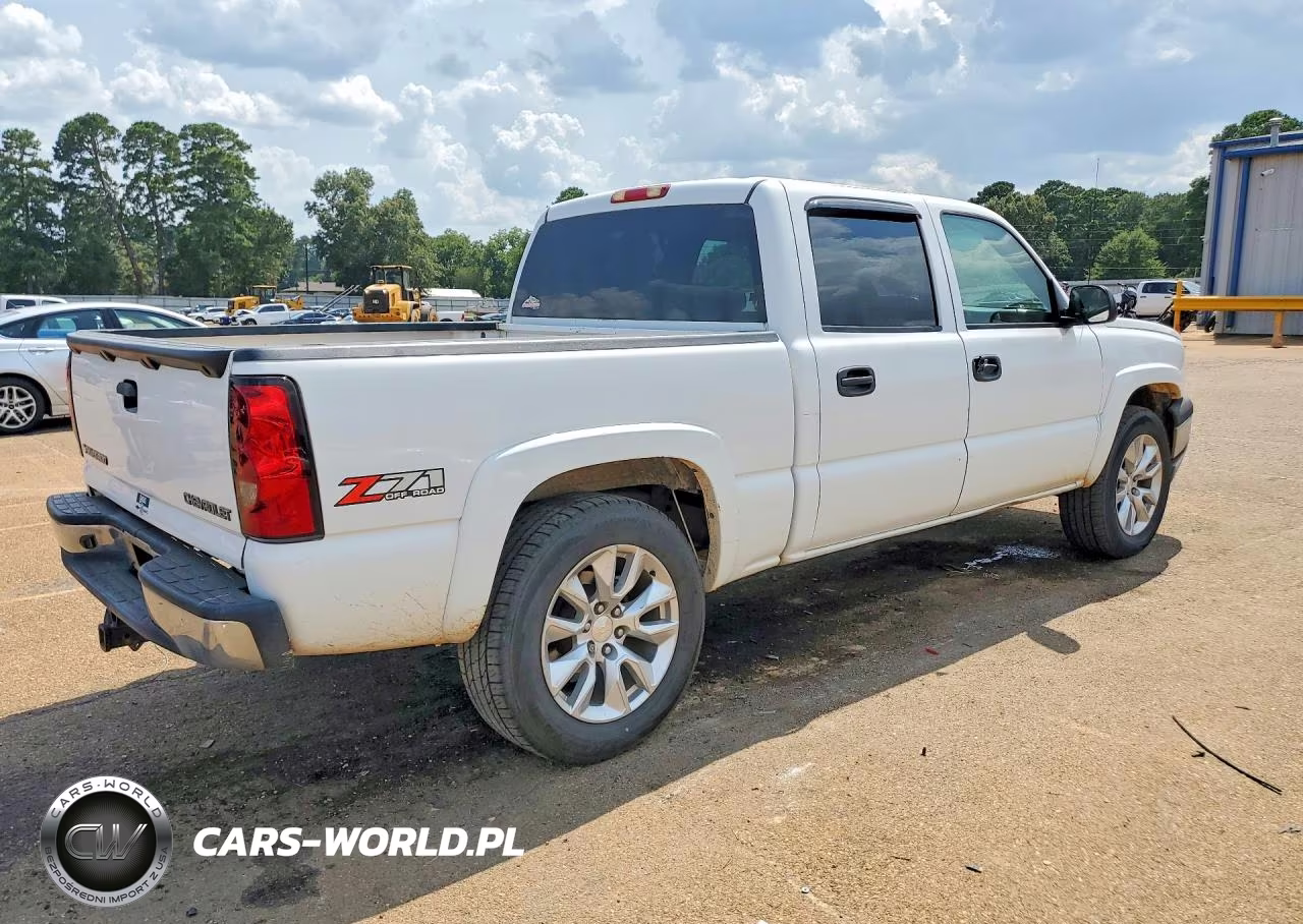 2004 Chevrolet Silverado K1500 VIN:2GCEK13T841379836 - 3