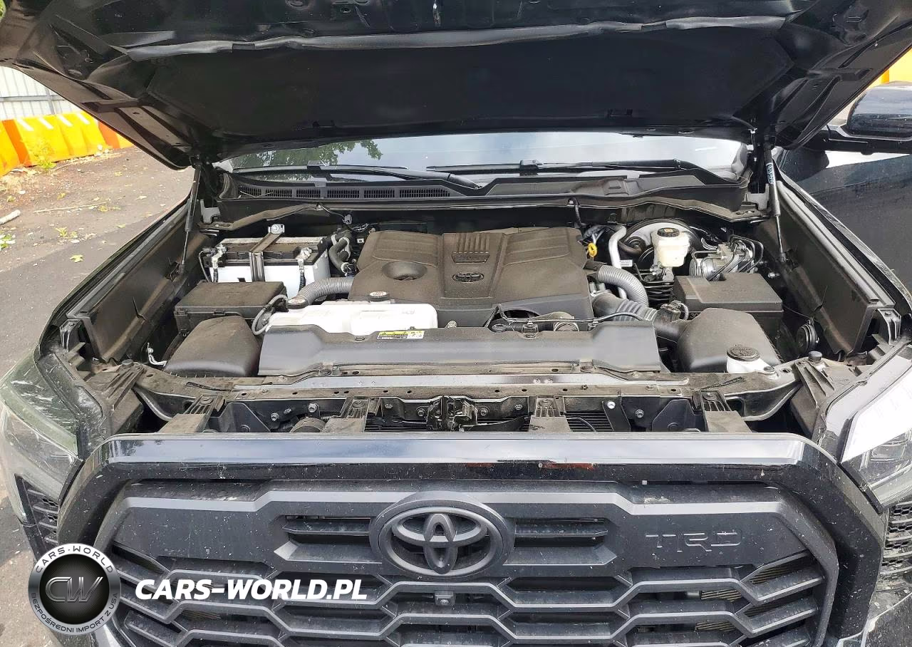 2025 Toyota Tundra Limited VIN:5TFWA5EC1SX045384 - 11