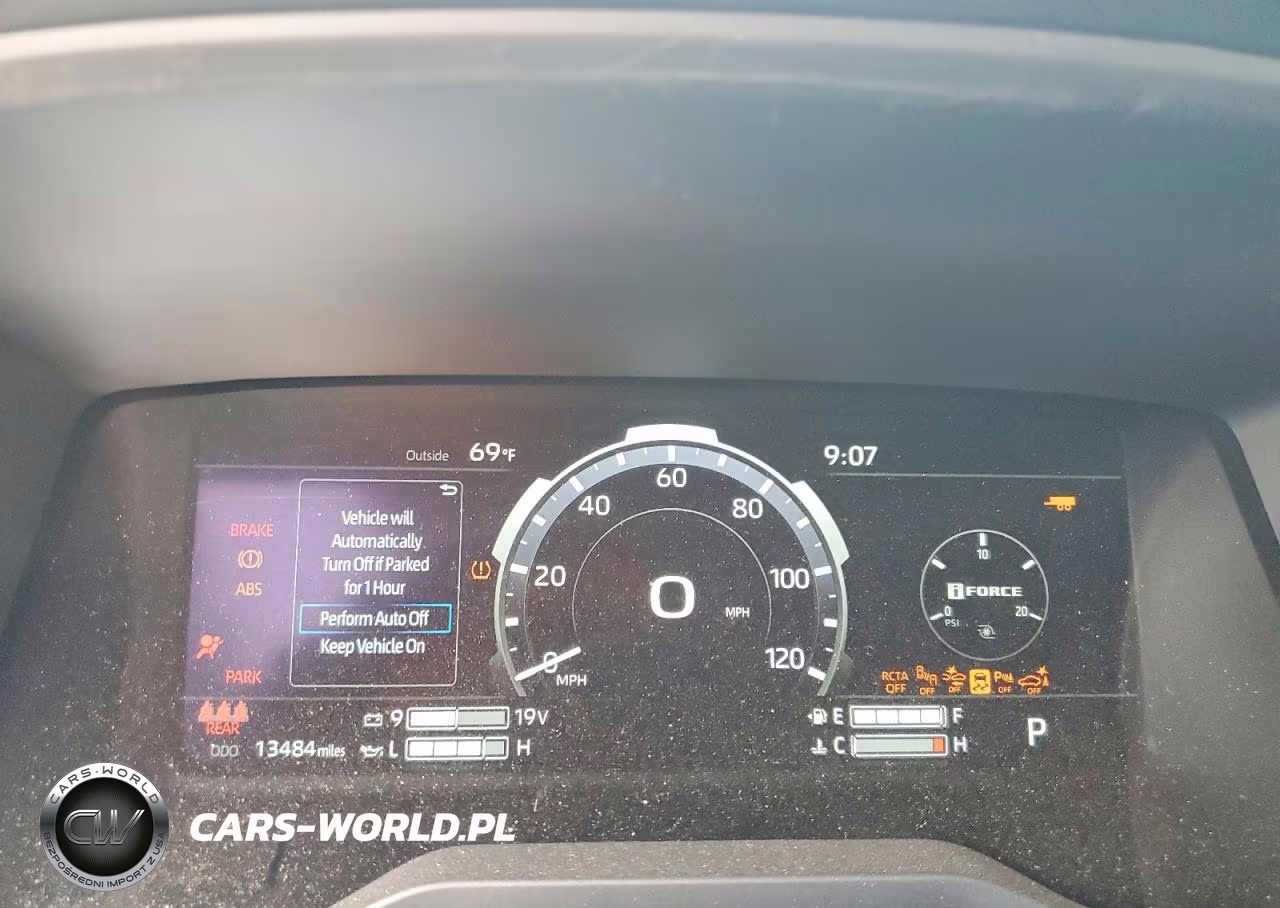 2025 Toyota Tundra Limited VIN:5TFWA5EC1SX045384 - 9