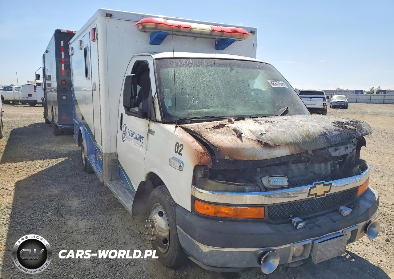 2009 Chevrolet Express G3500 VIN:1GBJG316391173138 - 4
