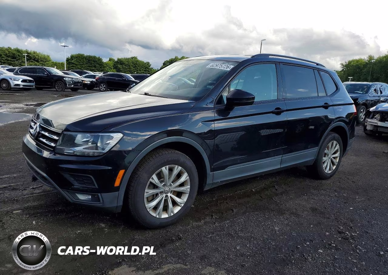 2018 Volkswagen Tiguan S VIN:3VV1B7AX2JM030992 - 1