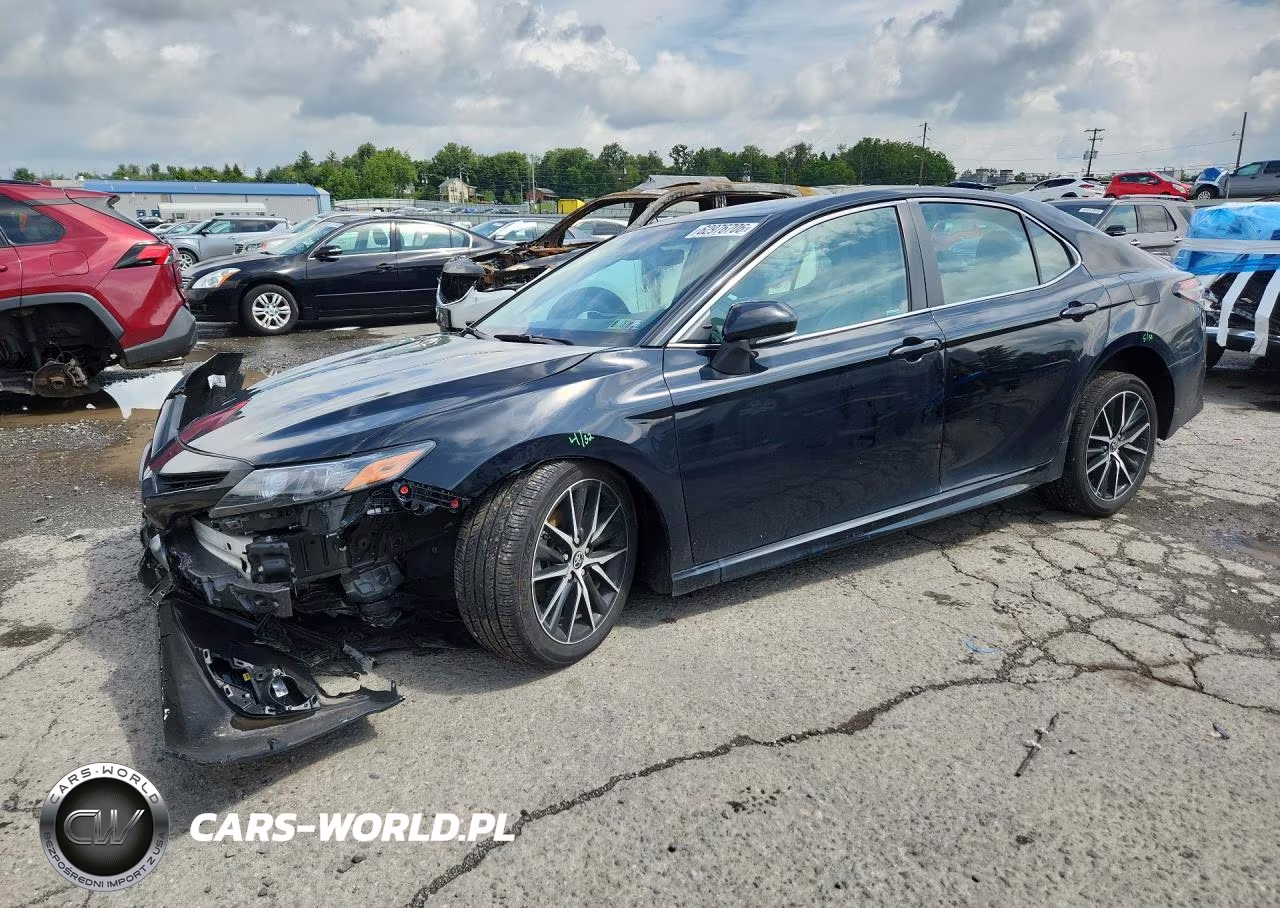 2024 Toyota Camry Hybrid Se – zdjęcie 1 z 12