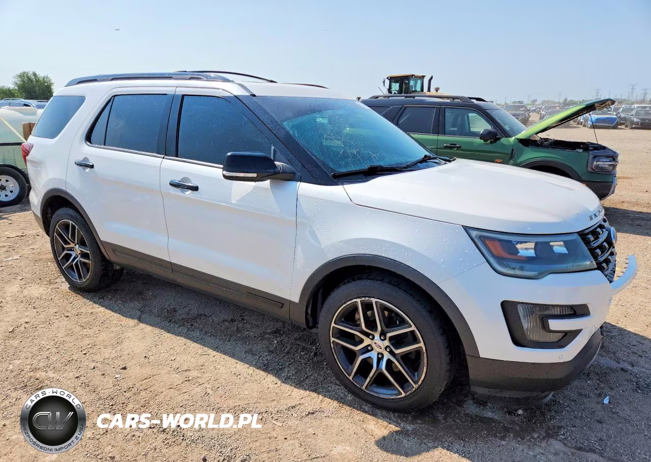 2016 Ford Explorer Sport VIN:1FM5K8GT5GGA00913 - 4
