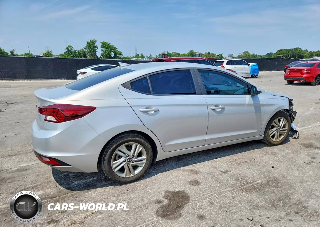 2019 Hyundai Elantra Sel VIN:5NPD84LF0KH454482 - 3