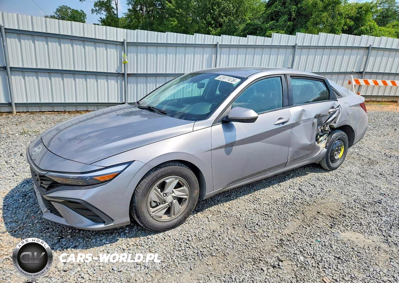 2025 Hyundai Elantra Se – zdjęcie 1 z 12