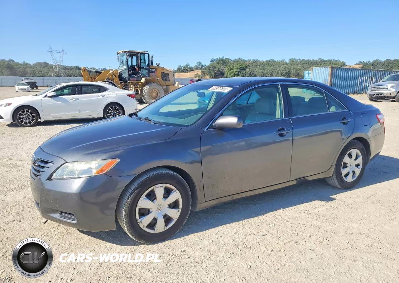 2009 Toyota Camry Le – zdjęcie 1 z 12