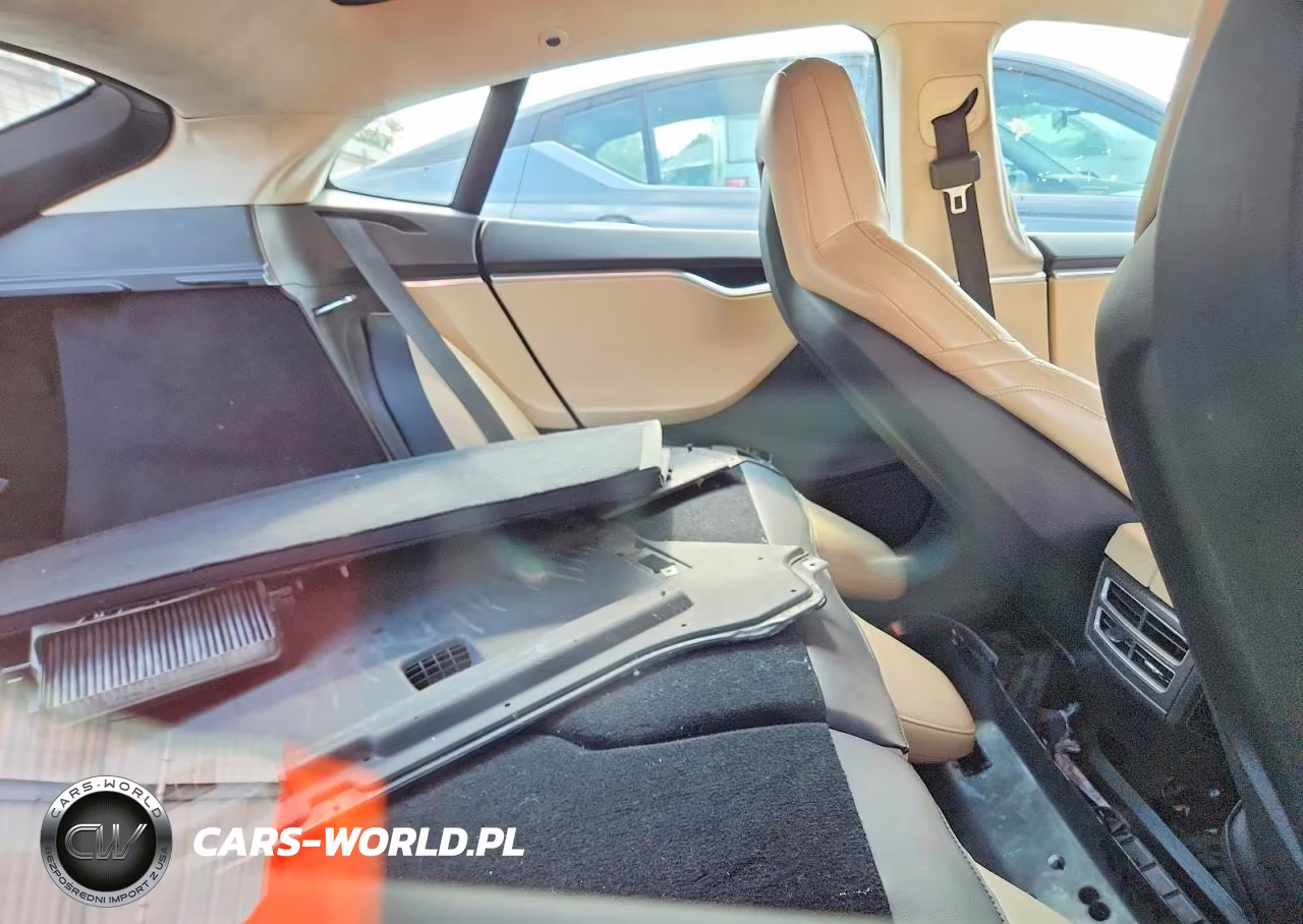 2015 Tesla Model S VIN:5YJSA1E47FF114353 - 10