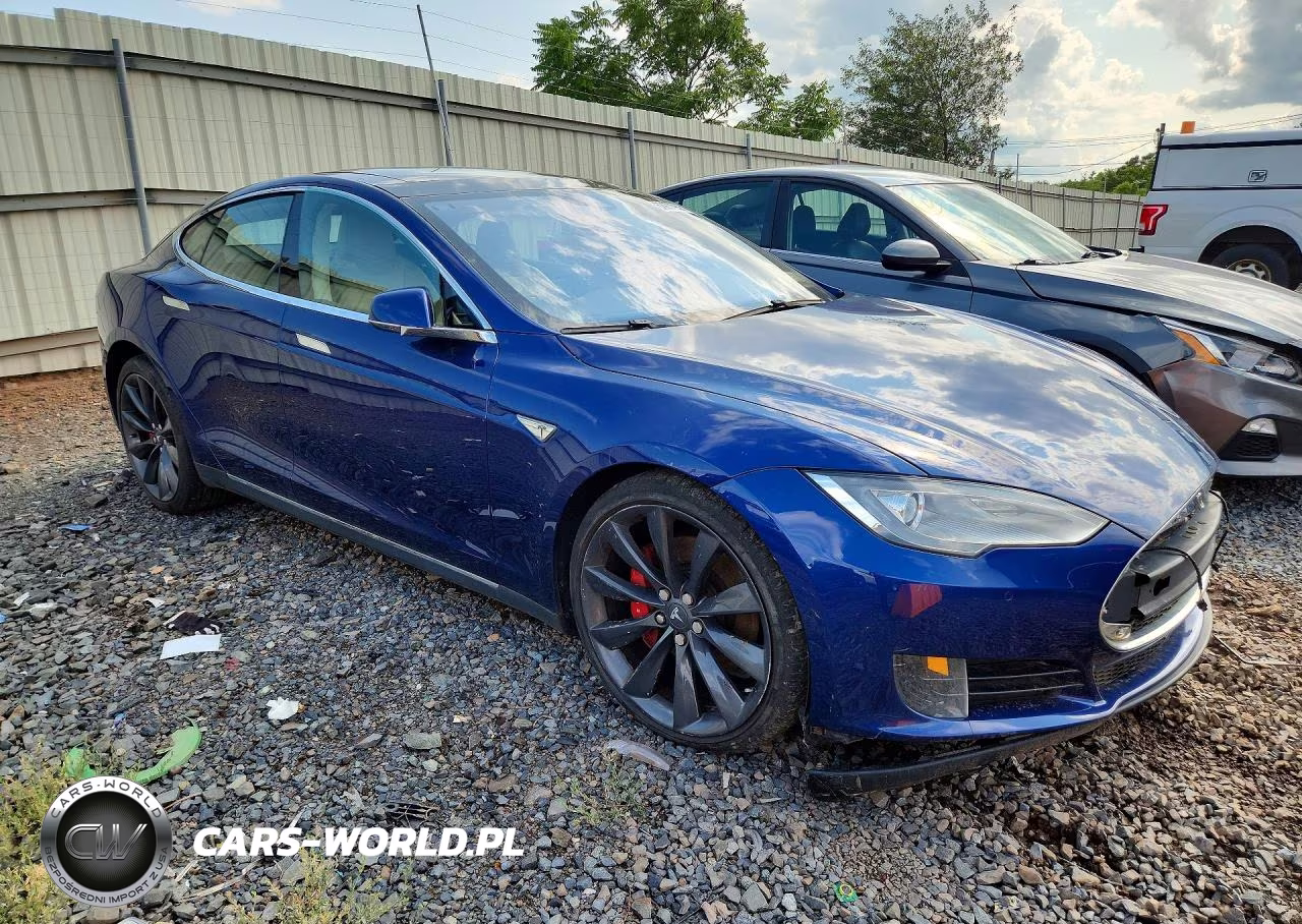 2015 Tesla Model S VIN:5YJSA1E47FF114353 - 4