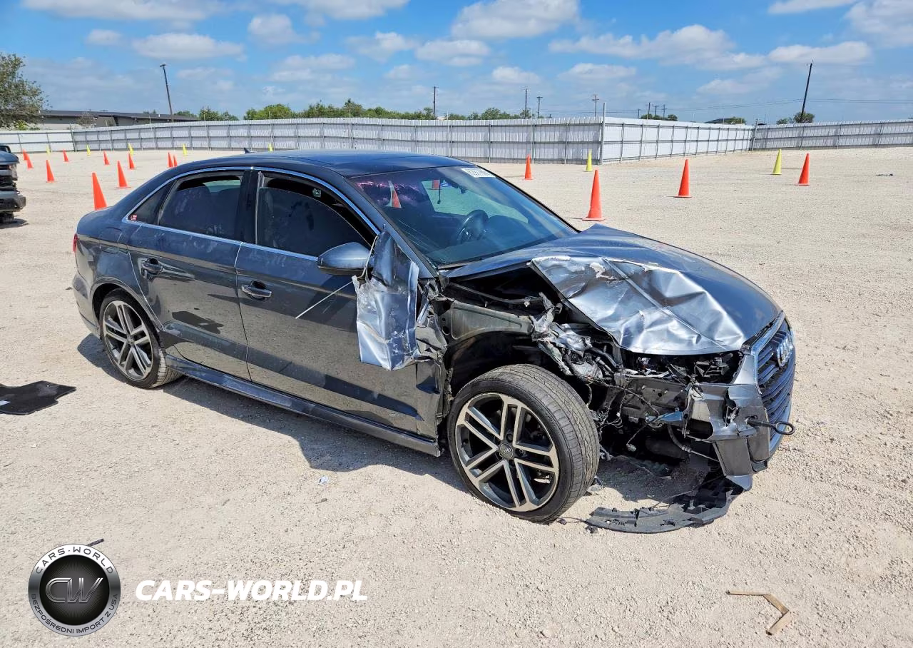 2018 Audi A3 Premium Plus VIN:WAUGUGFF3J1044994 - 4