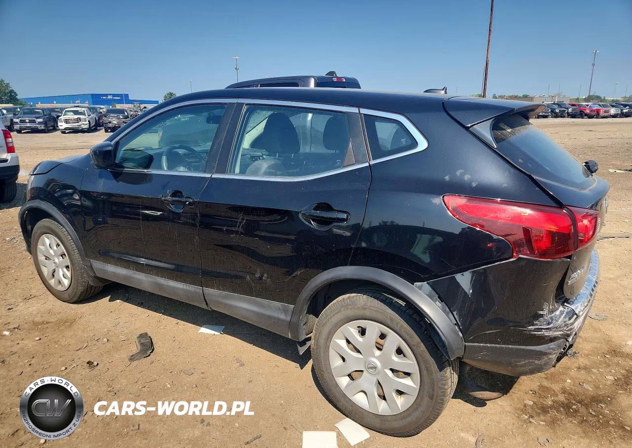 2017 Nissan Rogue Sport S VIN:JN1BJ1CR9HW105752 - 2