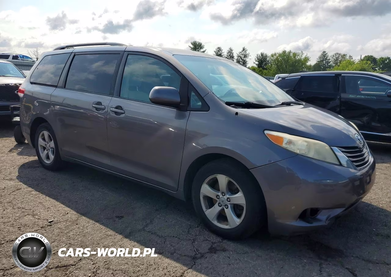 2011 Toyota Sienna Le VIN:5TDKK3DC8BS118385 - 4