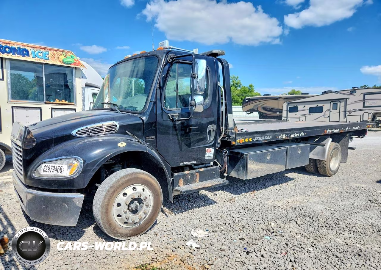 2007 Freightliner M2 106 Med - Flat Bed Truck