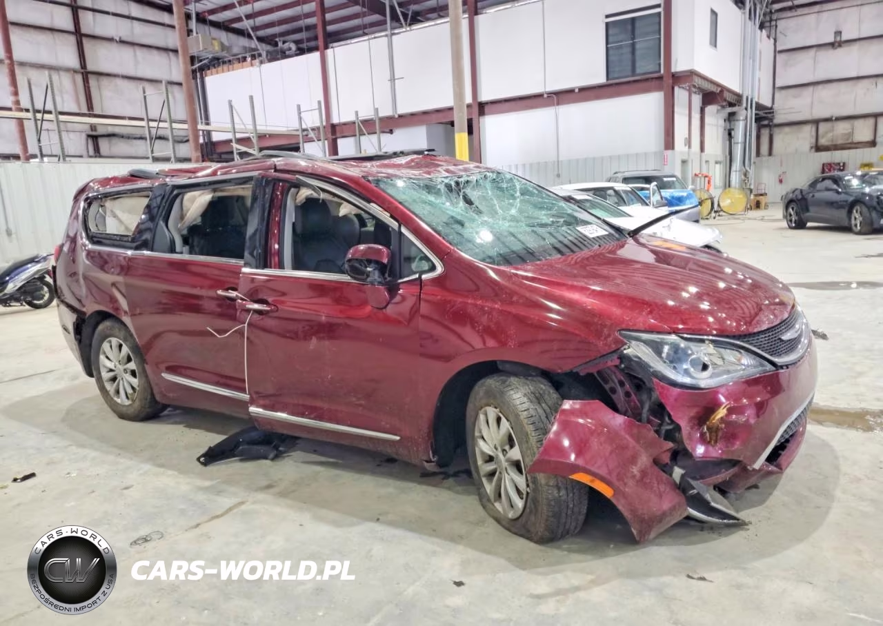 2017 Chrysler Pacifica Touring L VIN:2C4RC1BG4HR524302 - 4