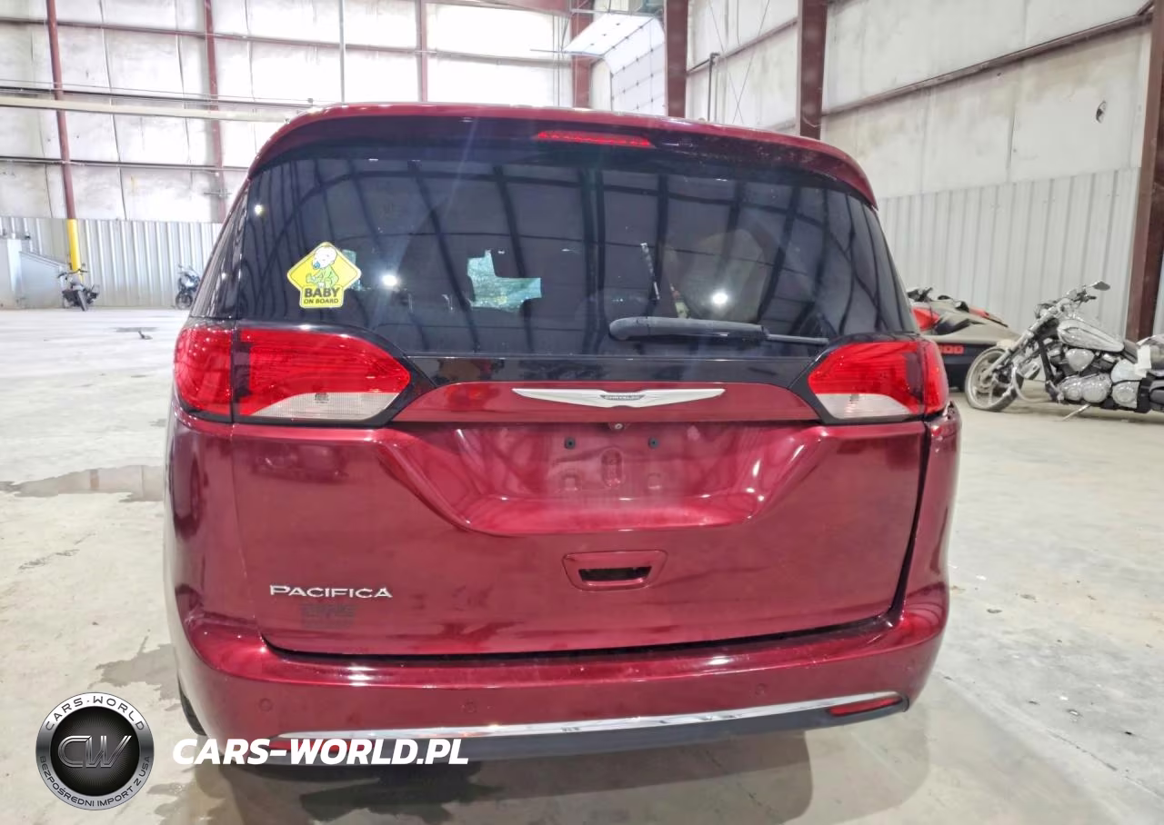2017 Chrysler Pacifica Touring L VIN:2C4RC1BG4HR524302 - 6