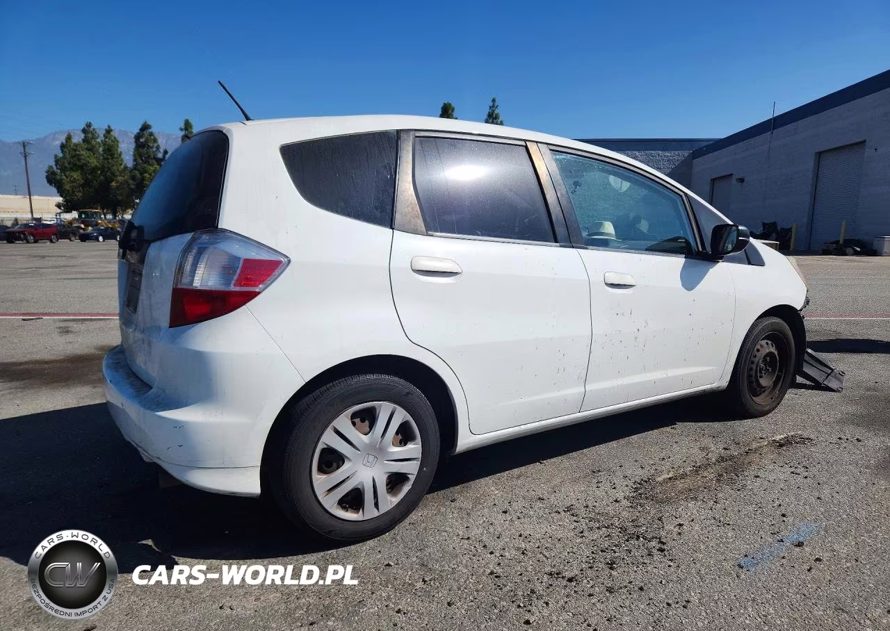 2011 Honda Fit VIN:JHMGE8H34BS011859 - 3