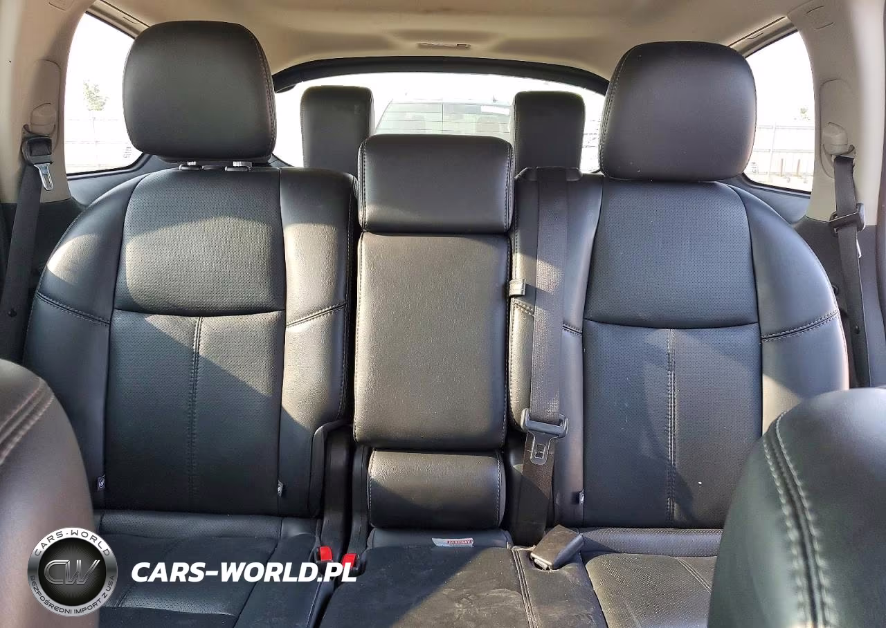 2016 Nissan Pathfinder Platinum VIN:5N1AR2MM0GC654214 - 10