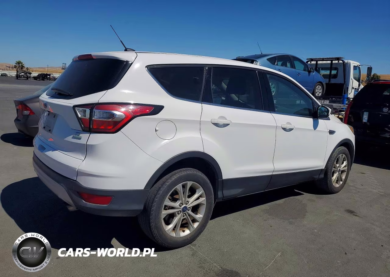 2017 Ford Escape Se VIN:1FMCU0GD8HUD20578 - 3