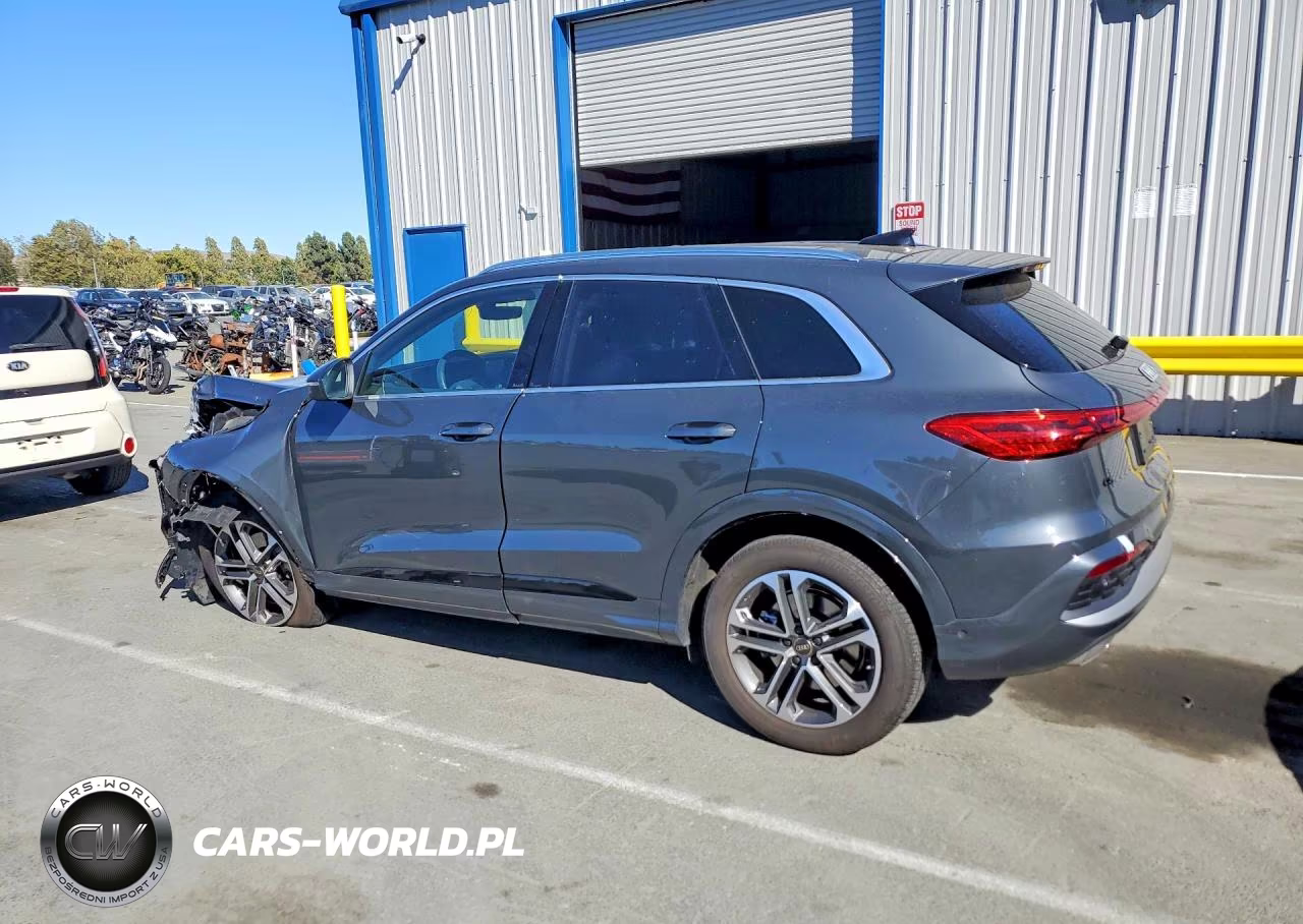 2025 Audi Q5 Premium VIN:WA11AAGU7S2014592 - 2