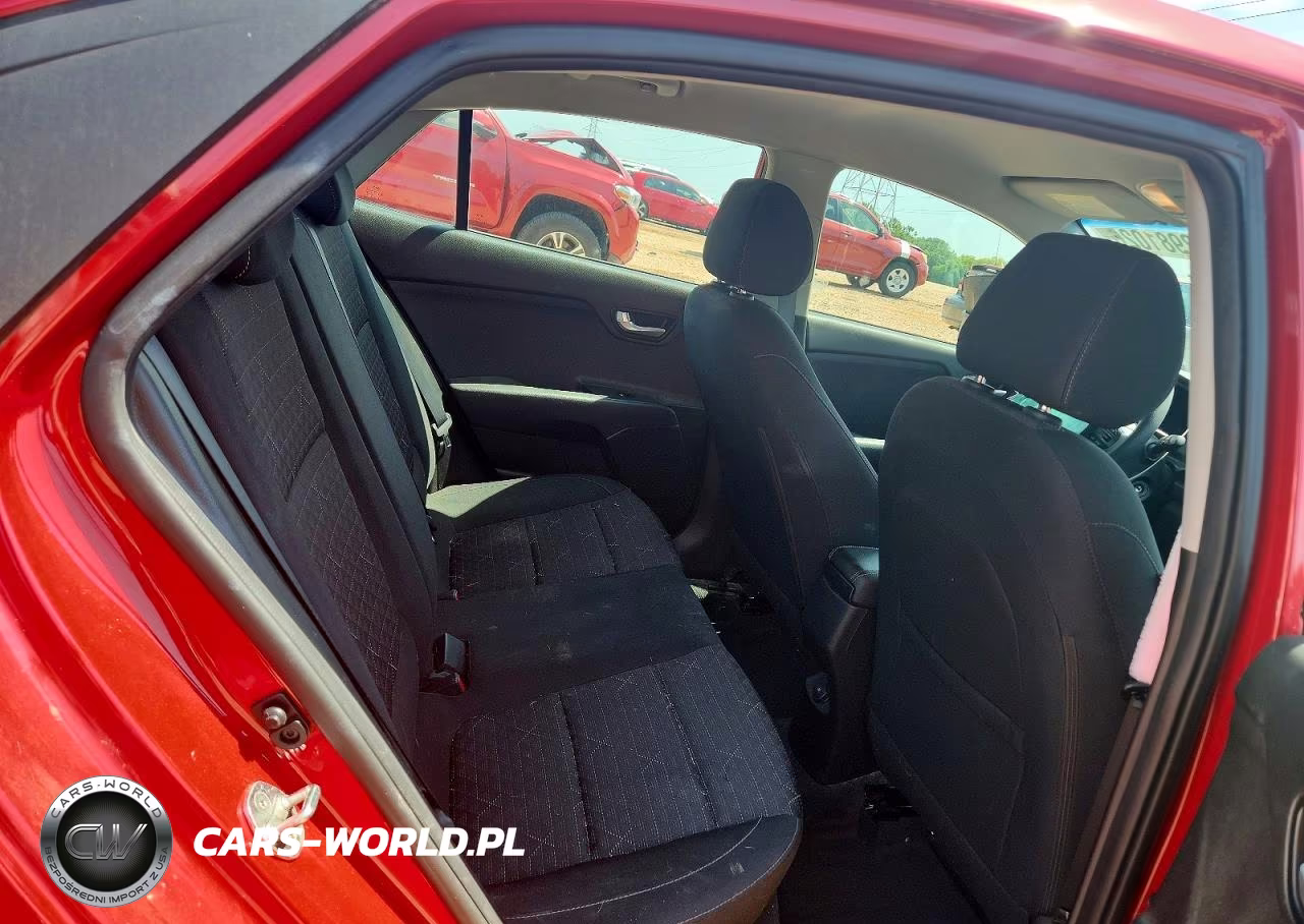 2018 Kia Rio S VIN:3KPA24AB7JE136110 - 10