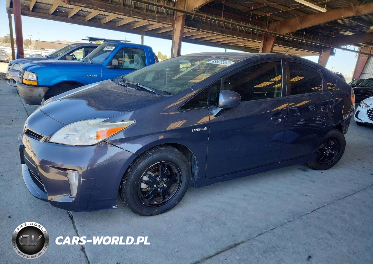 2015 Toyota Prius Two – zdjęcie 1 z 12