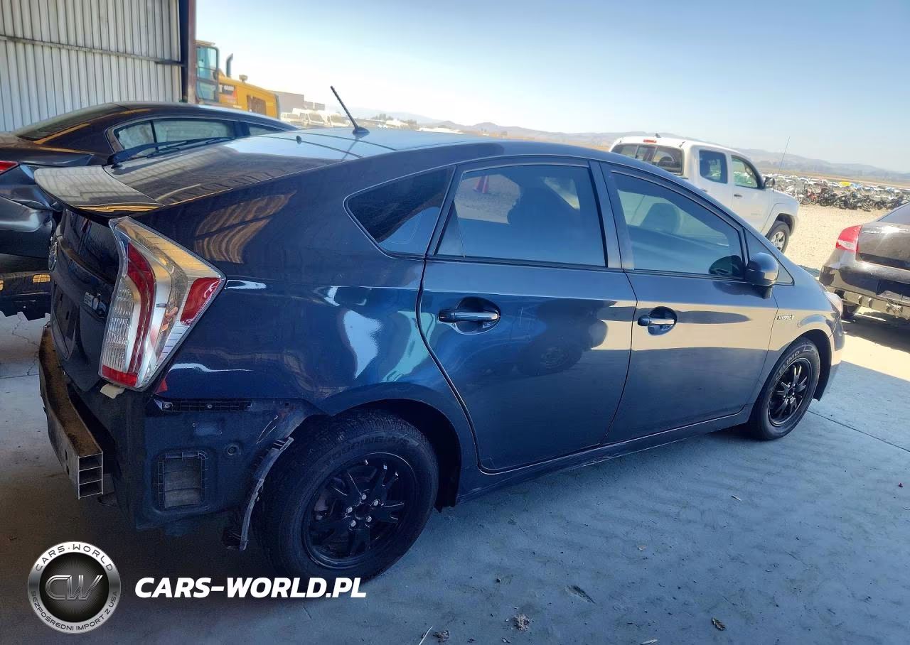 2015 Toyota Prius Two VIN:JTDKN3DUXF0472949 - 3