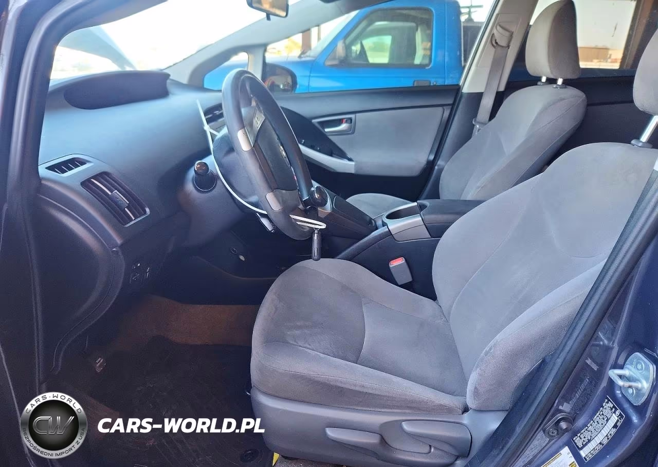 2015 Toyota Prius Two VIN:JTDKN3DUXF0472949 - 7