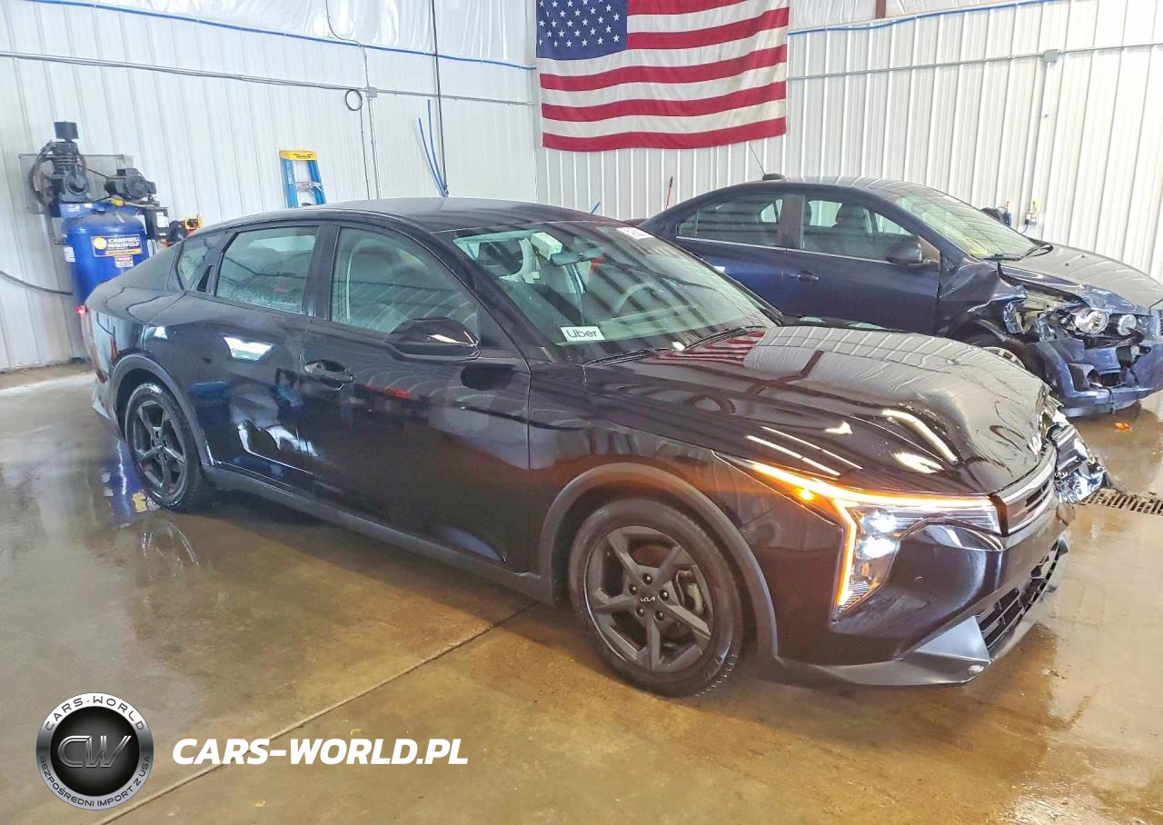 2025 Kia K4 Lxs VIN:3KPFT4DE2SE022381 - 4