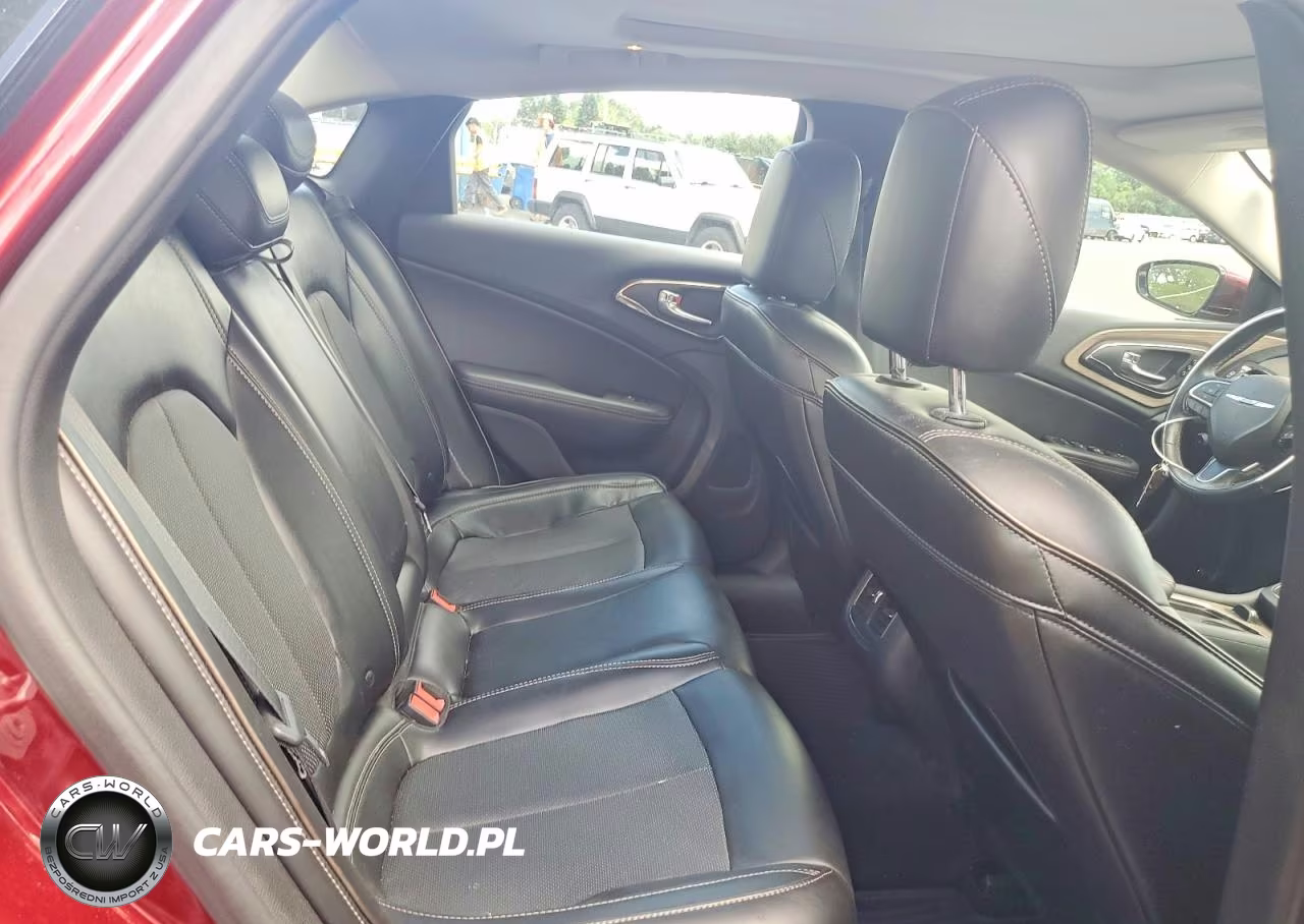 2015 Chrysler 200 C VIN:1C3CCCEG7FN551070 - 10
