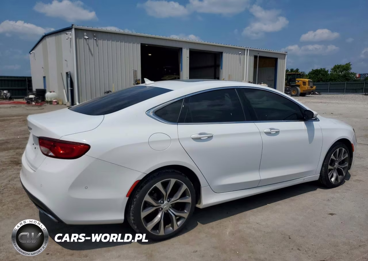 2015 Chrysler 200 C VIN:1C3CCCCG6FN661403 - 3