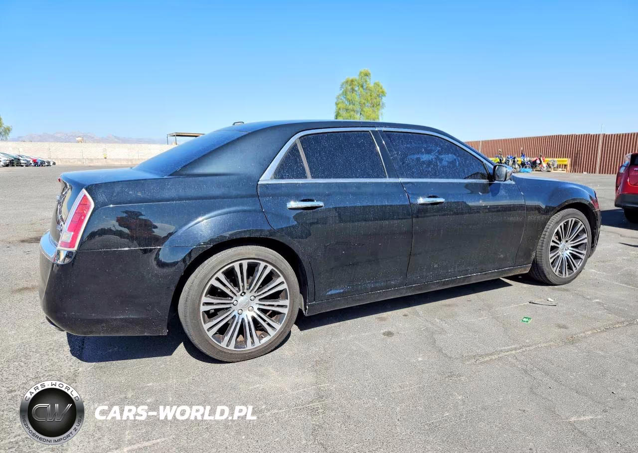 2013 Chrysler 300C VIN:2C3CCAET4DH675787 - 3
