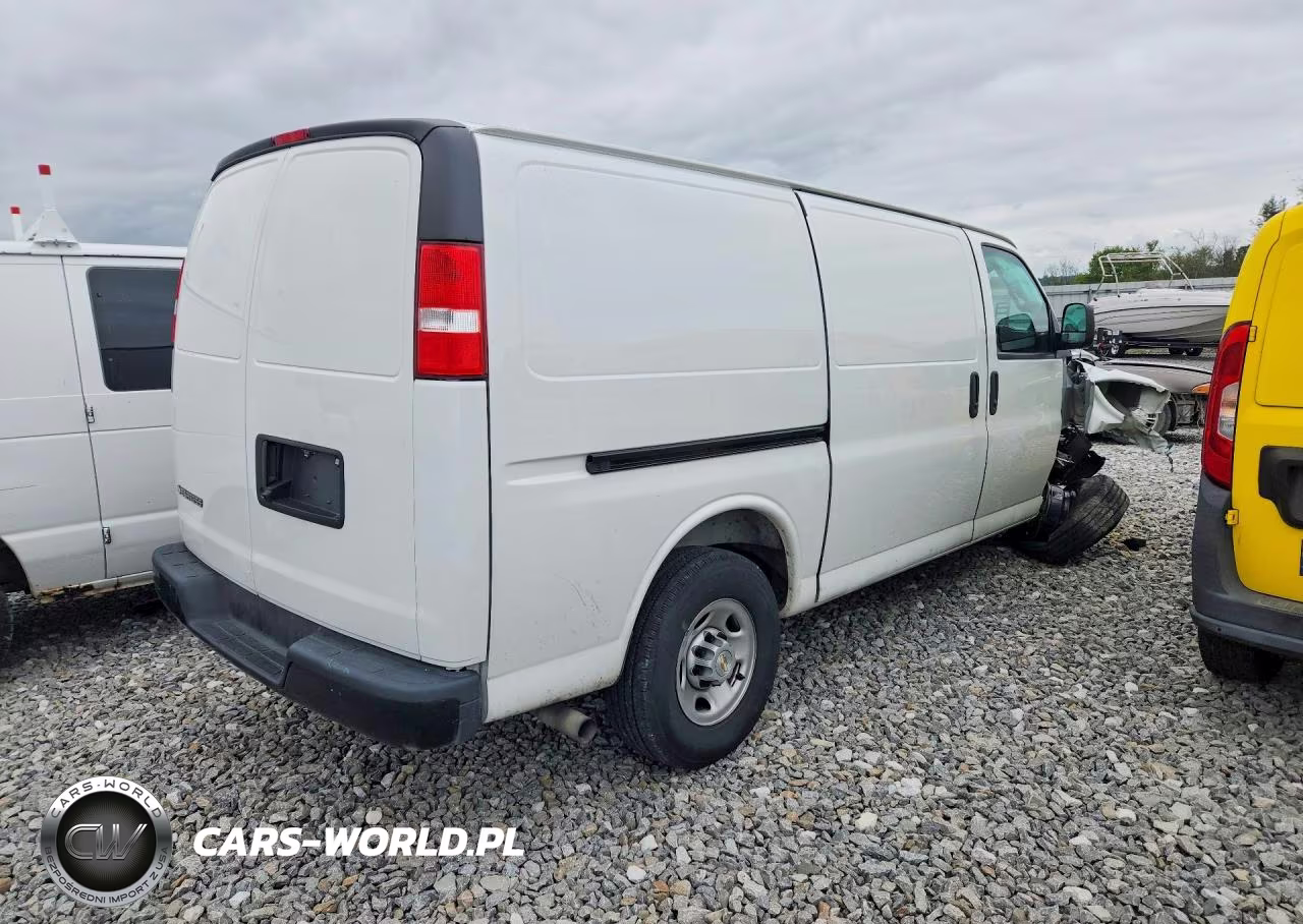 2025 Chevrolet Express 2500 Cargo Delivery Van VIN:1GCWGAFP5S1182193 - 3