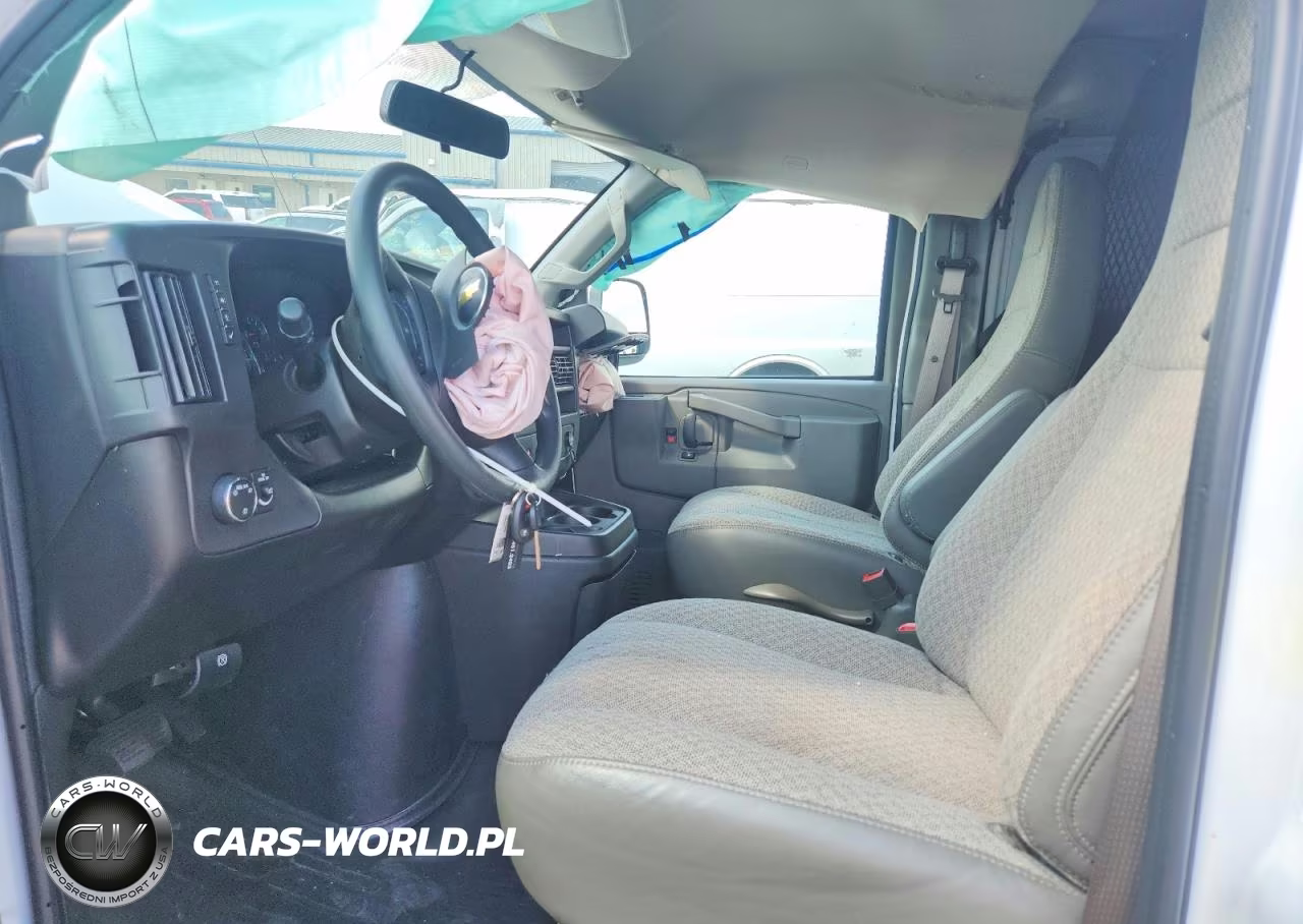 2025 Chevrolet Express 2500 Cargo Delivery Van VIN:1GCWGAFP5S1182193 - 7