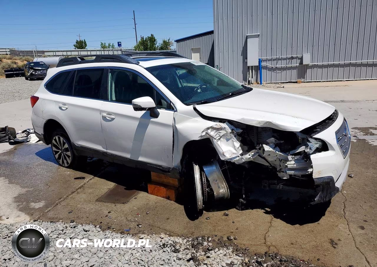 2015 Subaru Outback 3.6R Limited VIN:4S4BSENC6F3282022 - 4