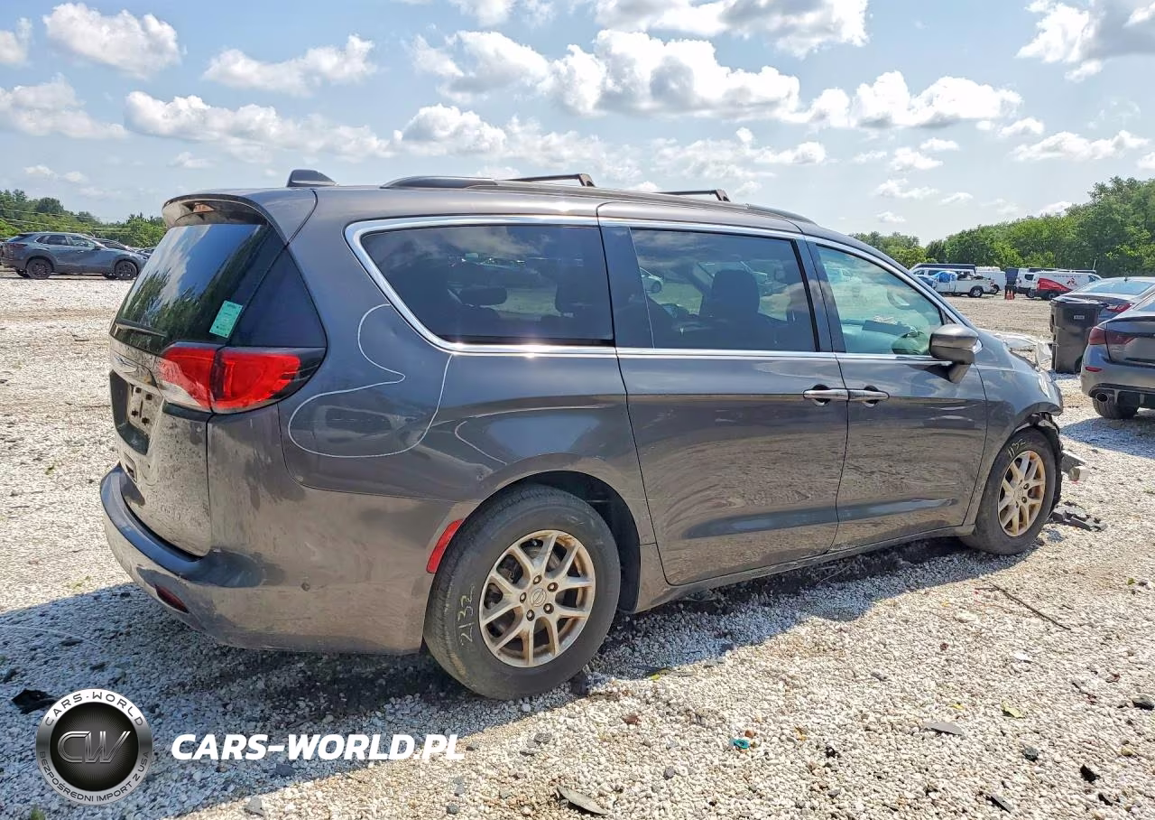 2020 Chrysler Voyager Lxi VIN:2C4RC1DG3LR176174 - 3