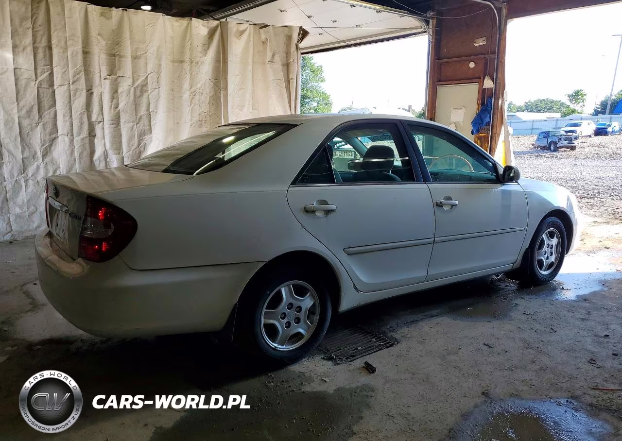 2002 Toyota Camry Le VIN:4T1BE32K42U038266 - 3