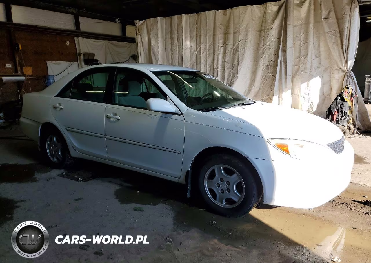2002 Toyota Camry Le VIN:4T1BE32K42U038266 - 4