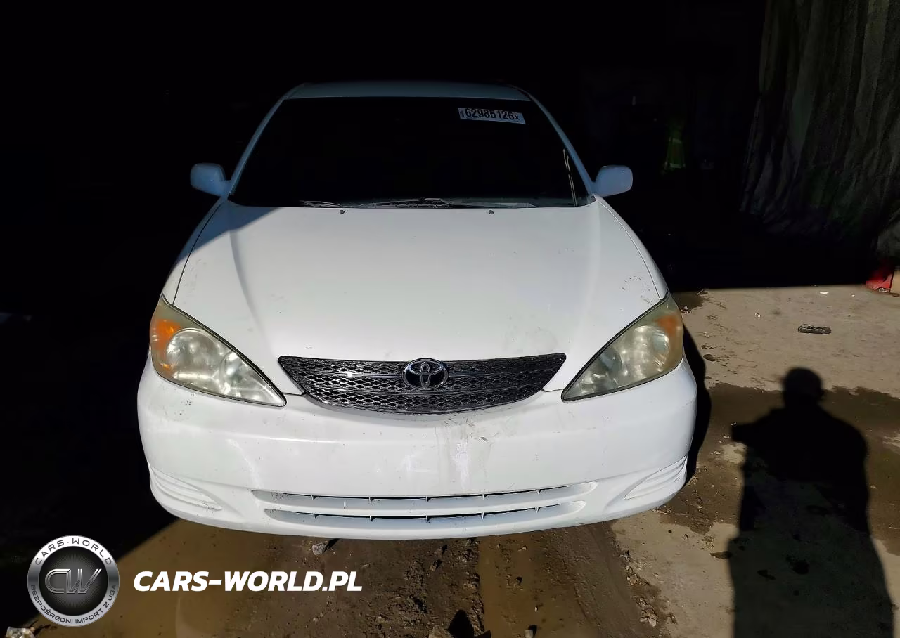 2002 Toyota Camry Le VIN:4T1BE32K42U038266 - 5