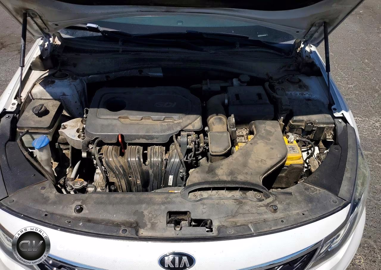2020 Kia Optima S VIN:5XXGT4L31LG410943 - 11
