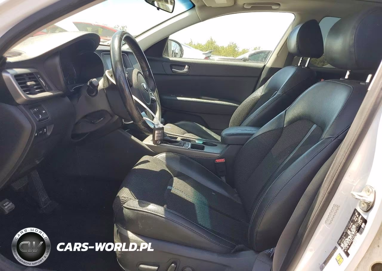 2020 Kia Optima S VIN:5XXGT4L31LG410943 - 7
