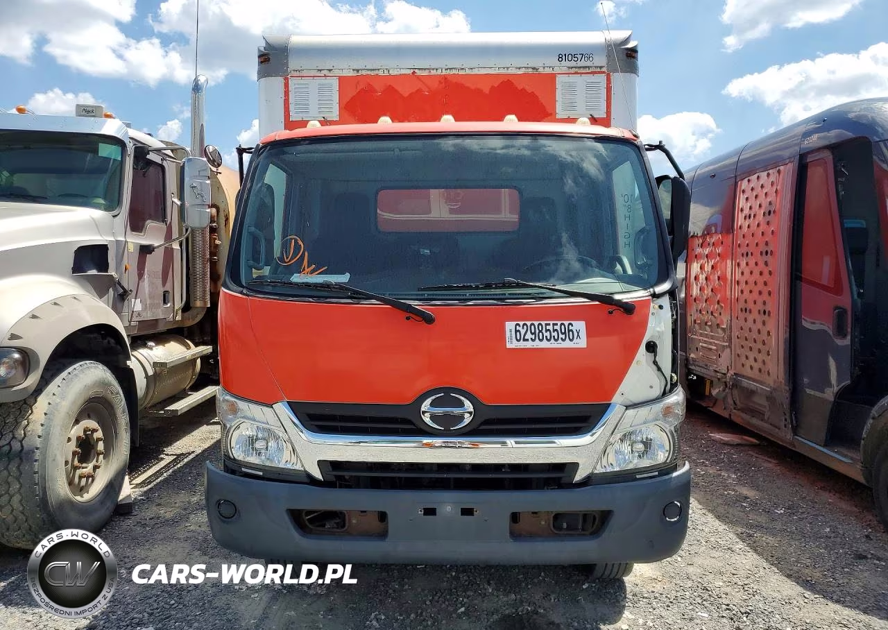 2017 Hino 195 Box Truck VIN:JHHSDM2H6HK005787 - 5