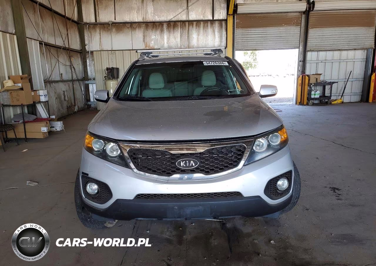 2011 Kia Sorento VIN:5XYKT3A17BG126930 - 5