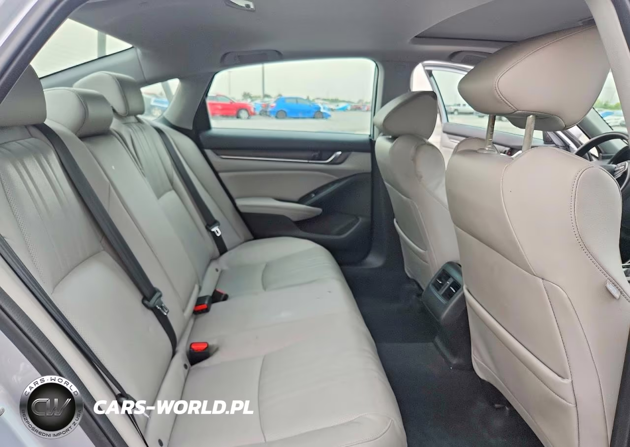 2018 Honda Accord Touring VIN:1HGCV1F94JA153925 - 10